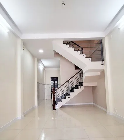 Bán nhà 3 tầng, HXH, Lạc Long Quân, P.Bảy Hiền, 4x14m, 54m2, hơn 7 tỷ TL