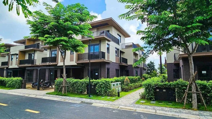 Bán Nhà riêng 152m2 có sẵn 114 m2 thổ cư giá 7.8 tỷ tại Đường Hương Lộ 2 - Chọn - Phường Long Hưng Đồng Nai