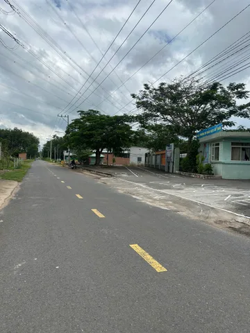 Chủ gửi Bán Đất 500m2 có sẵn 200 m2 thổ cư  Xã Trừ Văn Thố Huyện Bàu Bàng Bình Dương! Mặt tiền đường nhựa 8m , dân cư có sẵn,..