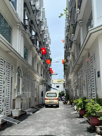 BÁN NHÀ ĐẸP 5 TẦNG, HẺM XE HƠI LIÊN TỈNH 5, KẾ BẾN XE QUẬN 8, SÁT MẶT TIỀN, SHR