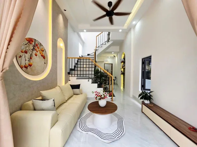 4.25🏡 NHÀ 2 TẦNG ĐẸP KIỆT TRƯNG NỮ VƯƠNG – GẦN CẦU RỒNG – HẢI CHÂU