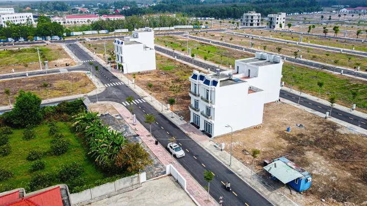 Mua nhà TP Hồ Chí Minh 70m2 sổ hồng riêng chỉ với 1 tỷ 139 triệu gần KCN VSIP 3, Tân Uyên