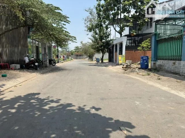 Bán Nhà riêng 124m2 có sẵn 124 m2 thổ cư giá 2.2 tỷ tại Đường Vĩnh Phú 10 Phường Bình Hòa Thị xã Thuận An Bình Dương