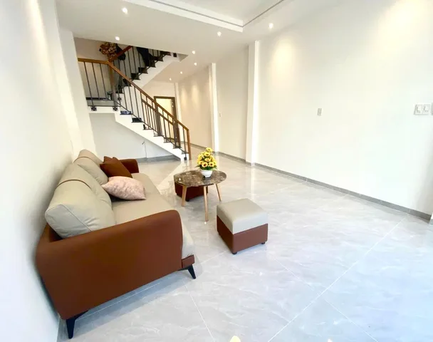 Nhà Tỉnh Lộ 10 nhỉnh 3 tỷ ,DT (57M²)hẻm xetải tránh nhau vào ở ngay(KK2808)