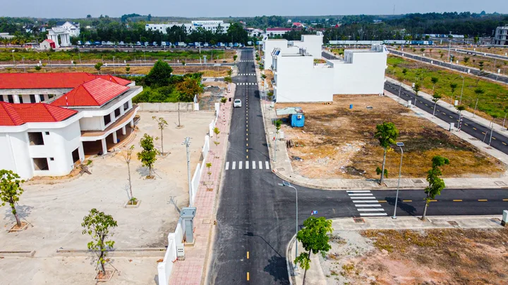 Bán đất thổ cư 90m2 sổ sẵn, quy hoạch 1/500. Trả trước 592 triệu sở hữu