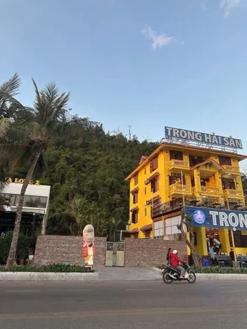 BÁN LÔ ĐẤT MẶT ĐƯỜNG CHÍNH HẠ LONG,ĐỐI DIỆN SUNWORLD,TRUNG TÂM DU LỊCH