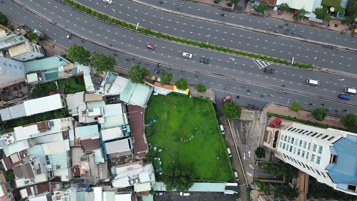 NGANG 20M NGUYỄN HỮU CẢNH – 1.058M² – 360 TỶ – QUỸ ĐẤT ĐÁNG CHÚ Ý CHO KHAI THÁC KINH DOANH