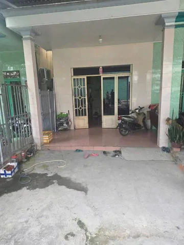 Nhà cấp 4, mặt tiền kinh doanh, ngay chợ, đường Lê Văn Lương, Nhà Bè, tp.HCM giá 3,65 tỷ ngay chợ, diện tích 4,5M*22M, công nhận trên sổ 94,3m2, liên hệ 0919089456