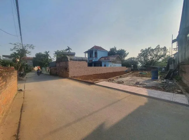 Bán Đất 100m2 có sẵn 100 m2 thổ cư giá 1.5 tỷ tại Đường 423 Xã Phú Cát Huyện Quốc Oai Hà Nội