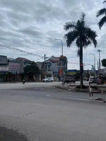 Bán Đất 100m2 có sẵn 100 m2 thổ cư giá 2.1 tỷ tại Đường 422 (Đường 79 Cũ) Xã Phú Cát Huyện Quốc Oai Hà Nội
