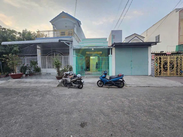 BÁN NHÀ CÓ TIỀN ĐI PHẨU THUẬT THẨM MỸ 151M2 GIÁ CHỈ 830TR