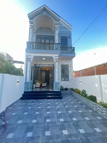 Nhà Tân Cổ Điển Hiện Đại 2 Tầng Siêu Xịn Ngay Trung Tâm Thị Trấn Diên Khánh. DT 95m2. Giá 2ty850