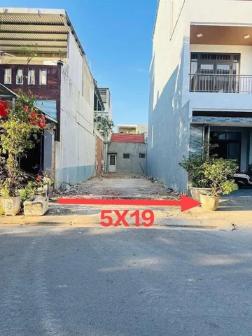 Vợ chồng em đang cần bán lô đất thổ cư đã có sổ hồng ở Bình Dương