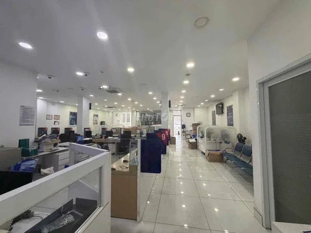 Toà Nhà Mặt tiền Đại Lộ Bình Dương ngay Becamex Tower, Phố ngân hàng