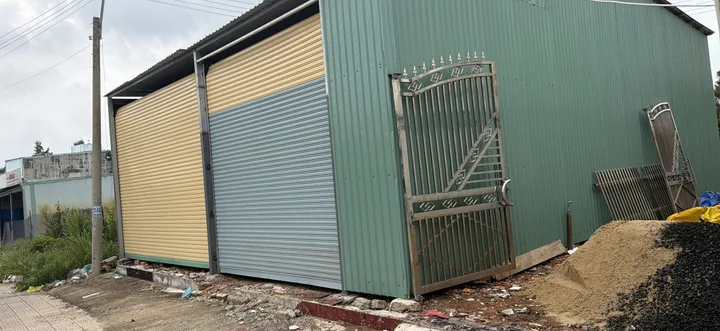 Bán Kho, nhà xưởng 400m2 có sẵn 100 m2 thổ cư giá 10 tỷ tại Đường Quốc lộ 14 Phường Tân Thiện Thành phố Đồng Xoài Bình Phước