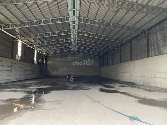 Cho thuê Kho, nhà xưởng 700m2 giá 35 triệu tại - Chọn - Phường Khánh Bình Thị xã Tân Uyên Bình Dương