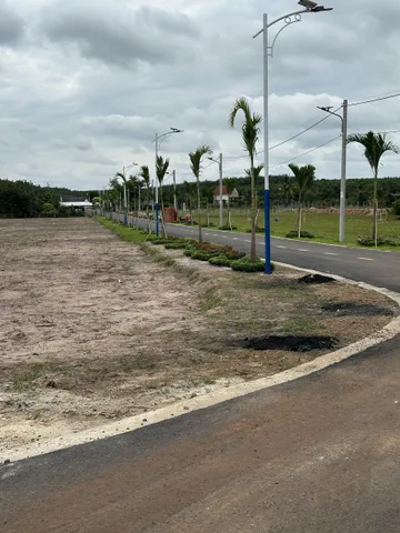 Chủ gui Bán Đất 500m2 có sẵn 200 m2 thổ cư giá 475 triệu tại Đường ĐT 749C Xã Minh Thạnh Huyện Dầu Tiếng Bình Dương! Mặt tiền đường nhưa lớn, dân cư đông đúc