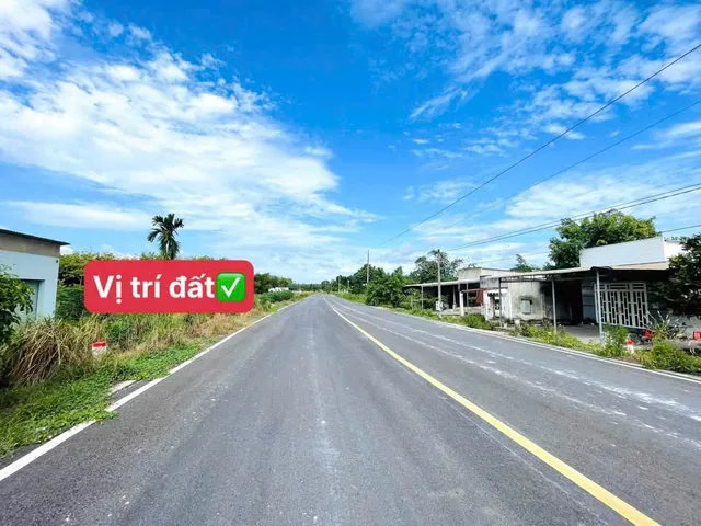 Bán đất làm kho xưởng 2000m2 - 100m2 thổ cư, giá tổng 1,85tỷ. Mặt tiền đường nhựa lớn, cách QL13 đúng 1km.