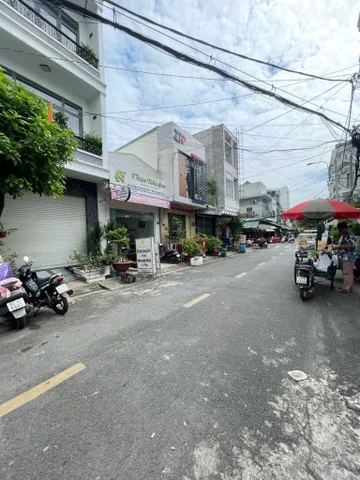 NGAY P.TÂN SƠN NHÌ - Ô TÔ NGỦ TRONG NHÀ - SHR VUÔNG VỨC A4 - 62M2 - CHÍNH CHỦ - CHỈ 9.3 TỶ