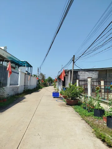 Bán đất 6x57 thổ cư, cách đường lớn đúng 100m, có điện, nước máy ở Bình Dương