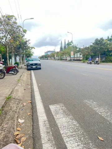 Bán🎯Bán nhà MẶT TIỀN Phan Đình Phùng. Đoạn đầu đường - Gần đèn xanh đỏ.