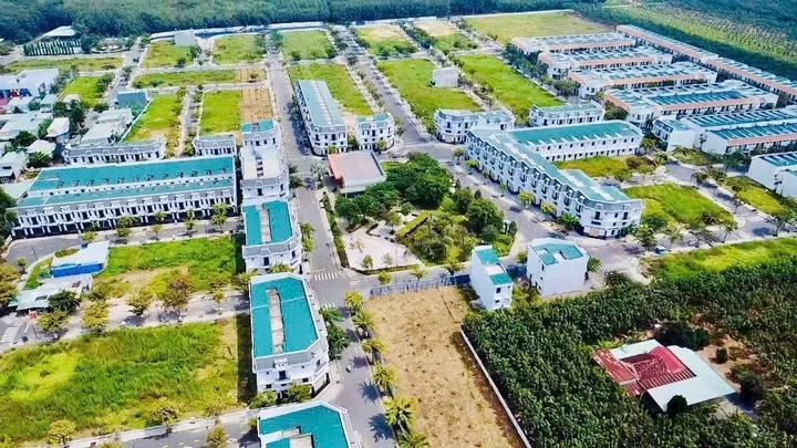 Bán Đất 60m2 sổ sẵn full thổ cư giá 1.150 tỷ gần vsip 2, Thành Phố Mới Bình Dương