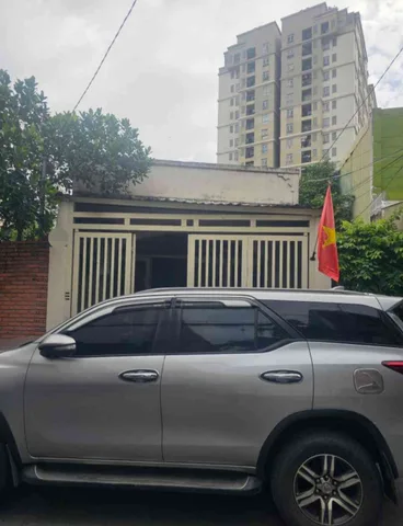 Bán Nhà C4 DT 114m2 giá 9 tỷ tại Đường Đỗ Xuân Hợp Phường Phước Long B Quận 9 TP. Hồ Chí Minh