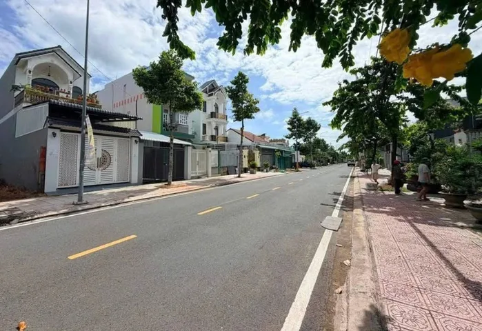 Bán Đất 100m2 có sẵn 100 m2 thổ cư giá 1.6 tỷ tại Đường Hữu Nghị Phường Xuân Khanh Thị xã Sơn Tây Hà Nội