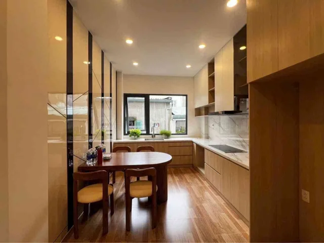 🌹 5 TẦNG MẶT TIỀN CÔ GIANG – KINH DOANH ĐỈNH – NHỈNH 13 TỶ 💥

🏡 NHÀ MỚI – VỊ TRÍ ĐẸP – DÒNG TIỀN KINH DOANH TỐT