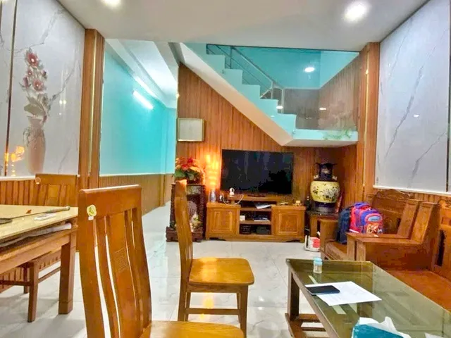 KẾ PHÚ MỸ HƯNG HẺM XE HƠI 62M² 2 TẦNG 3PN 4.X TỶ SÂN ĐỂ XE RỘNG