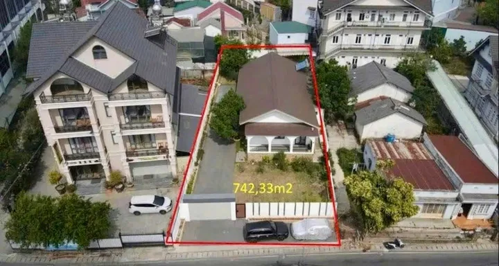 🏡Biệt thự sân vườn Yersin- P9- Đà Lạt🏡742m- Giá 60 tỷ ngay trung tp- Gần Hồ Xuân Hương 500m