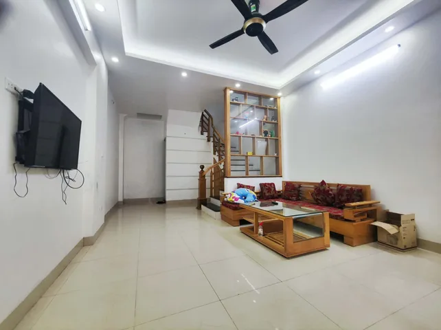 CHO THUÊ NHÀ NGÕ 173 HOÀNG HOA THÁM, BA ĐÌNH, 5 TẦNG, NGÕ THÔNG, Ô TÔ ĐÔ CỬA