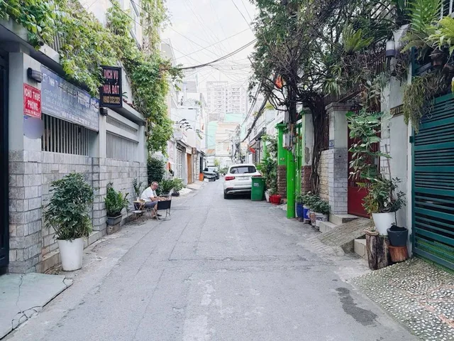 Gần MT Tô Hiến Thành - Thành Thái. Vị trí kết nối nhanh Đại Học Hoa Sen, Bệnh viện Nhi Đồng 1, Lý Thường Kiệt, Bệnh Viện Trưng Vương, Ba Tháng Hai 
+ Ngang 5.2 dài 13m xây 3 tầng, chỉ 11ty nhinh
+ Vị trí trung tâm Q10 kế bên Q1, Q3, Q5...
📞 LH ( Zalo/