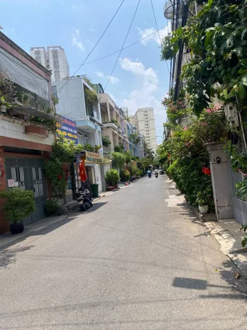 Chỉ 8.9ty. Hẻm xe hơi ngay Lạc Long Quân - Lý Thường Kiệt, gần Thành Mỹ, Đông Hồ - Kế Bên Khu Cư Xá Lữ Gia.
+ Ngang 5.4 dài 16m xây 4 tầng
+ Nhà có nguồn thu 25tr/th
+ Vị trí gần Ngã Tư Bảy Hiền, Ngã Tư Lạc Long Quân - Âu Cơ  kết nối nhanh Q11, Q10, Q3