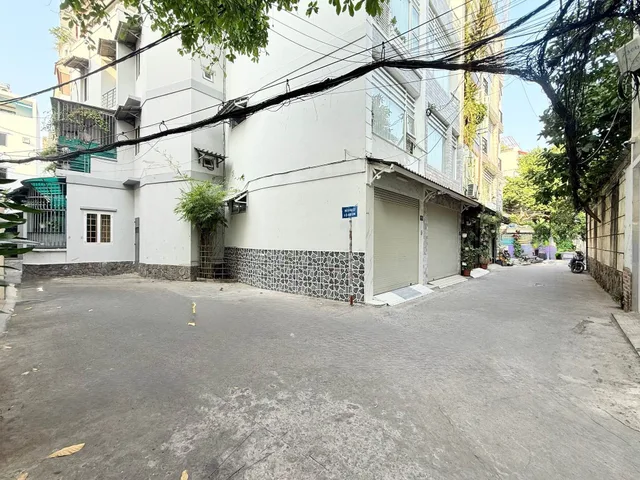 NGAY CỘNG HÒA OTO NGỦ TRONG NHÀ - DÂN TRÍ CAO - NỘI THẤT XỊN XÒ
