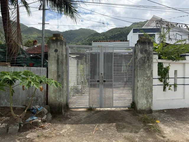 Cần bán căn nhà tâm huyết mới 90%,  nhà ở Thôn An Ninh - Diên An. Dt 300m2. Giá 4.8ty
