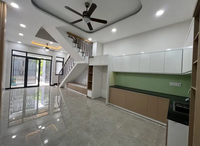 NHÀ MỚI 4 TẦNG 4PN - KHU PHÂN LÔ DÂN CƯ ĐỒNG BỘ - PHƯỜNG LONG TRƯỜNG, TPHCM