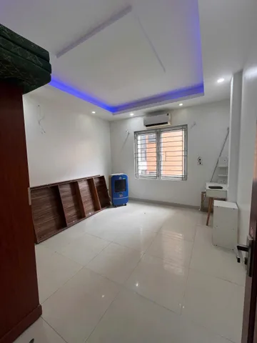 Cho thuê CHDV Vũ Tông Phan, Thanh Xuân 45m x 4.5T Oto giá 18tr_ cho cải tạo