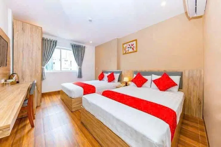 🚨 CHỦ NGỘP GIẢM SỐC 2 TỶ – KHÁCH SẠN KHU 18 TẦNG CHÍ LINH – 96,1M² – 13 PHÒNG – GIÁ 11 TỶ 🚨