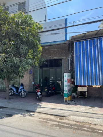 BÁN CĂN NHÀ 2 TẦNG - MẶT TIỀN NGUYỄN TẤT THÀNH. DT 82.6M2. GIÁ 6.5TY