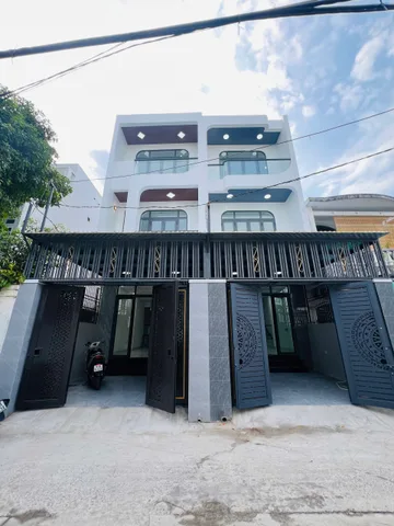 BÁN NHÀ 3 TẦNG HẺM Ô TÔ NGUYỄN BIỂU - BẮC NHA TRANG. DT 56m2. Giá 7ty600