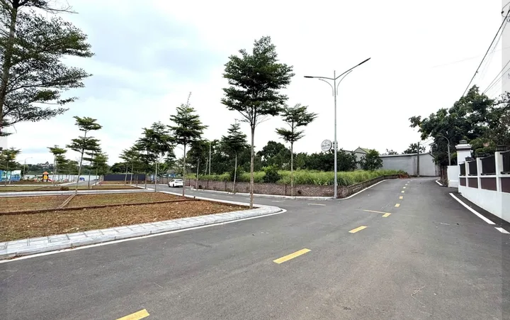 Bán Đất 100m2 có sẵn 100 m2 thổ cư giá 2 tỷ tại Xã Phú Cát Huyện Quốc Oai Hà Nội