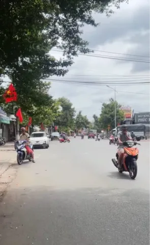 BÁN NHÀ MẶT TIỀN KINH DOANH, 3 TẦNG  ĐƯỜNG 22M , P DĨ AN , CHỈ 6.6 TỶ.