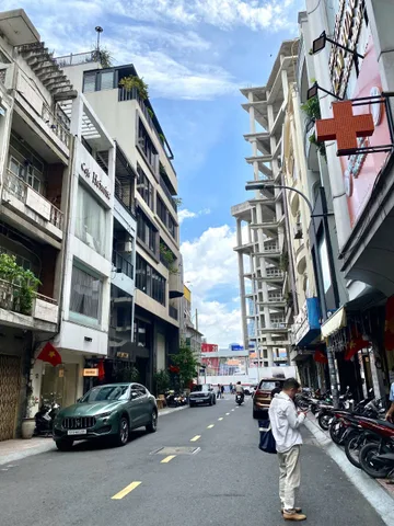 Bán Nhà Mặt Tiền 10 Đặng Thị Nhu, Phường Bến Thành, Quận 1