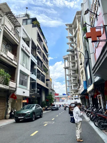 Bán Nhà Mặt Tiền 10 Đặng Thị Nhu, Phường Bến Thành, Quận 1