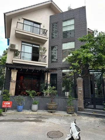 Cho thuê biệt thự căn góc tại phố Nguyễn Thị Định Phường Trung Hoà Quận Cầu Giấy Hà Nội