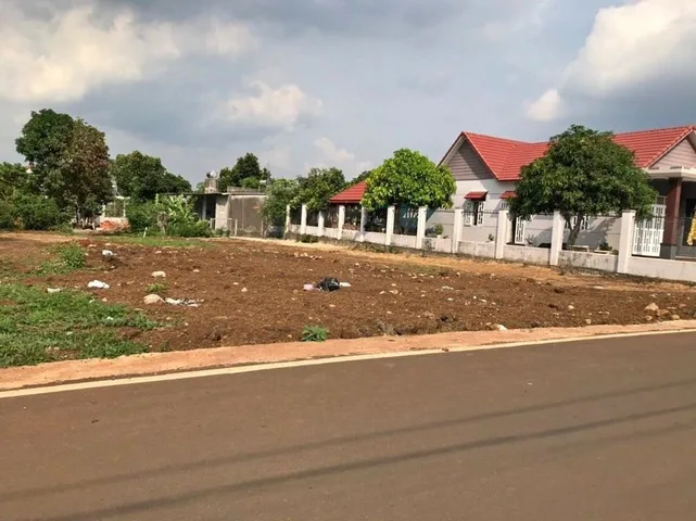 Bán Đất 200m2 có sẵn 100 m2 thổ cư giá 270tr sổ riêng LH 0373352133
