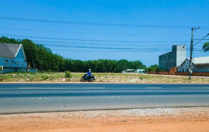 Bán Đất 460m2 có sẵn 120 m2 thổ cư giá 690 triệu ngay TTHC và BECAMEX