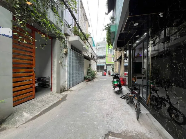 Gần Khu Bắc Hải - Đại Học Bách Khoa, Cách Mạng Tháng 8, Thành Thái. Ngang 4.8m - 60m2, chỉ 6ty nhinh
+ Thích hợp mua ở gia đình hoặc xây sửa giữ tiền 
+ Hẻm otô ngay nhà, gần mặt tiền. Vị trí trung tâm kết nối nhanh Lý Thường Kiệt, Chợ Tân Bình, Thiên P