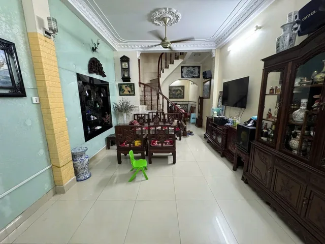 Cho thuê nhà ngõ 278 Nghi Tàm, Tây Hồ 45m x 5T(6 ngủ) giá 13 triệu